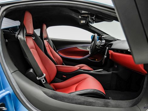 Used 2024 McLaren Artura RWD image 56
