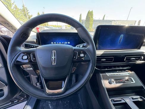 Used 2025 Lincoln Aviator Reserve w/ Jet Appearance Package AWD/4WD image 18