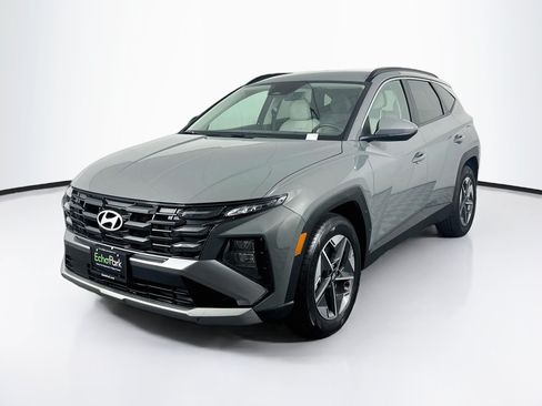 Used 2025 Hyundai Tucson SEL FWD image 3