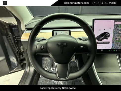 Used 2020 Tesla Model 3 Performance image 29
