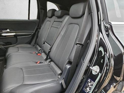 Used 2023 Mercedes-Benz GLB 250 image 15