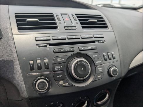 Used 2013 MAZDA MAZDA3 i SV FWD image 12