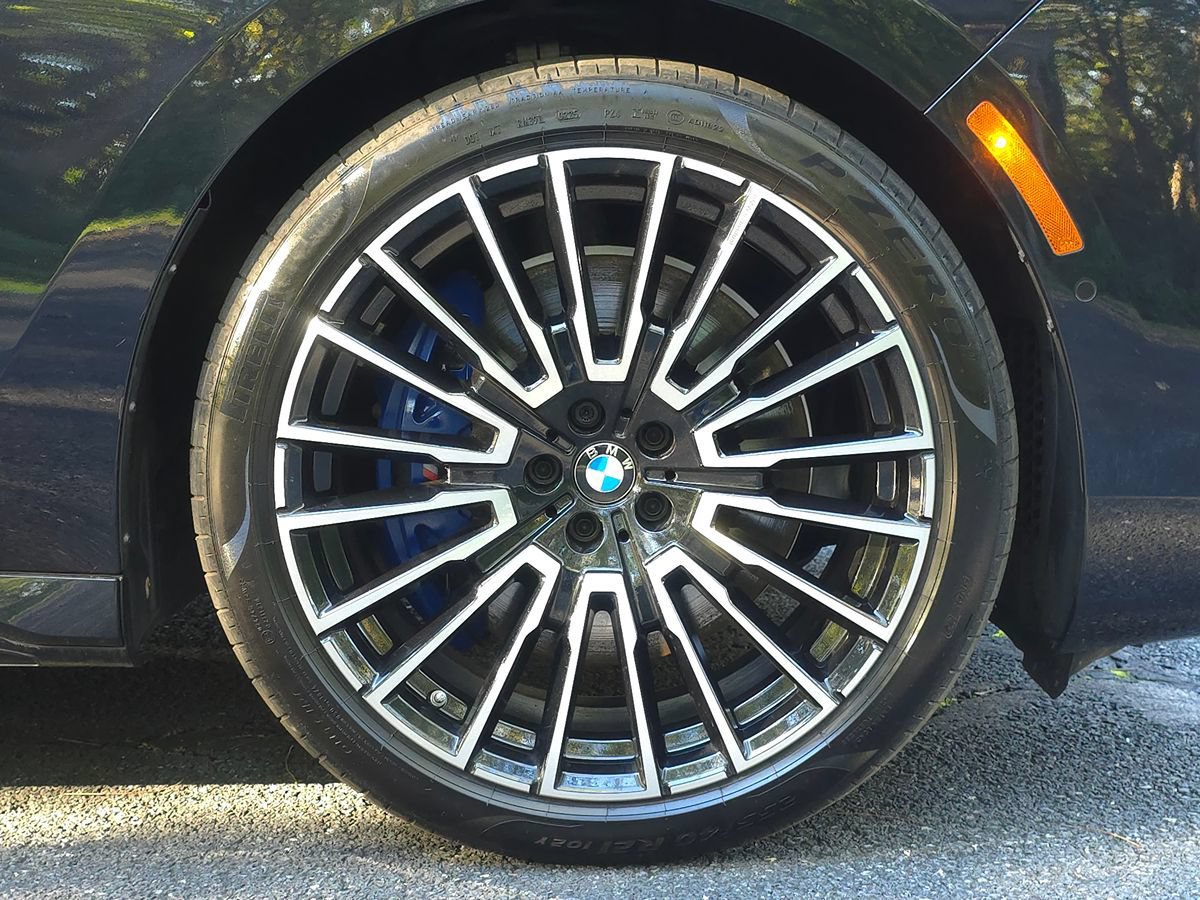 Used 2024 BMW 760i xDrive w/ Premium Package 2 AWD/4WD image 69