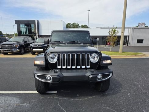 Used 2022 Jeep Wrangler Unlimited Sahara image 3