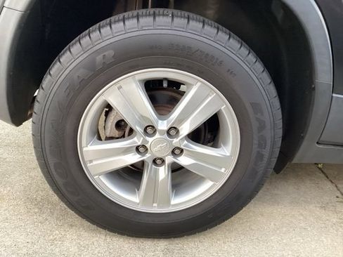 Used 2020 Chevrolet Trax LS w/ Tint and Cruise Package AWD/4WD image 24
