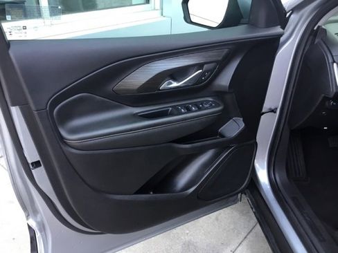 Used 2024 GMC Terrain SLE image 18