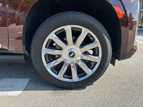 Certified 2023 Cadillac Escalade ESV Premium Luxury Platinum w/ Heavy-Duty Trailer Package AWD/4WD image 13
