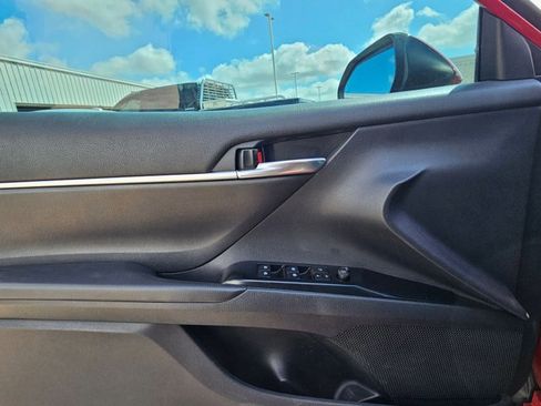 Used 2019 Toyota Camry SE w/ Convenience Package image 22