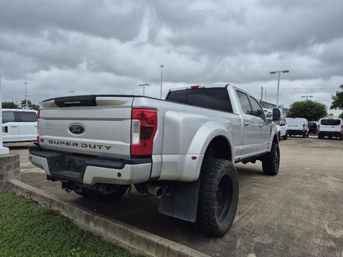 Used 2017 Ford F350 Lariat w/ Lariat Ultimate Package AWD/4WD image 3
