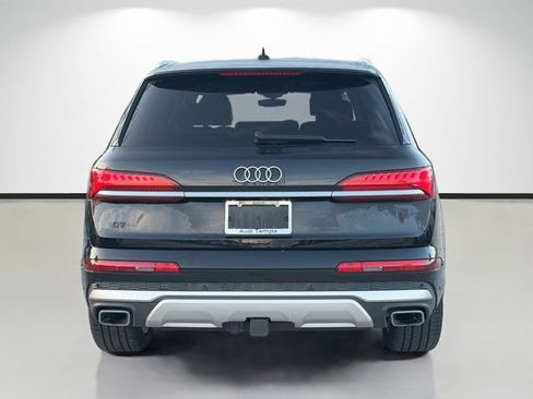 Certified 2025 Audi Q7 2.0T Premium AWD/4WD image 4
