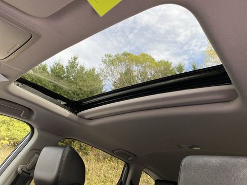 Used 2022 Honda CR-V Touring image 7