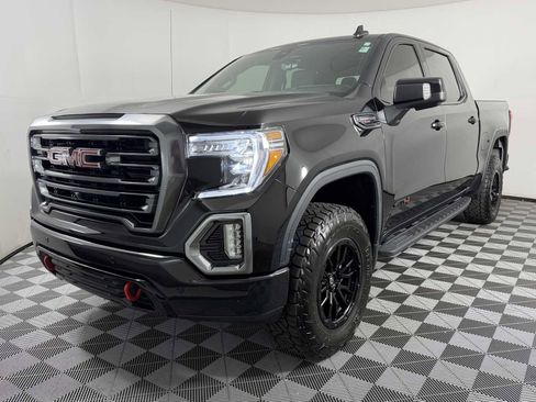 Used 2021 GMC Sierra 1500 AT4 w/ AT4 Premium Package AWD/4WD image 3