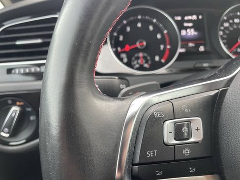 Used 2019 Volkswagen Golf 4-Door FWD image 22