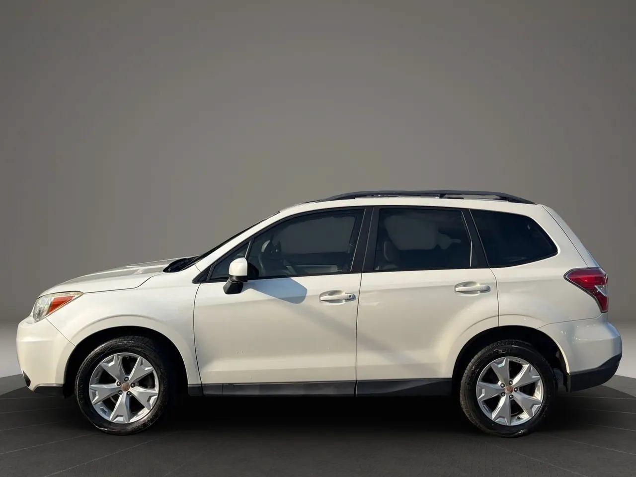 Used 2015 Subaru Forester 2.5i Premium AWD/4WD image 2