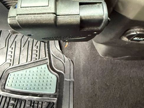 Used 2014 RAM 1500 Classic SLT image 11