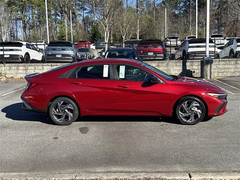 Certified 2025 Hyundai Elantra Sport image 8