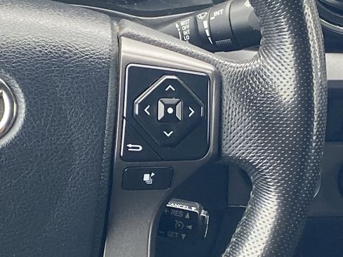 Used 2016 Toyota Tacoma TRD Sport w/ Premium & Technology Package AWD/4WD image 19