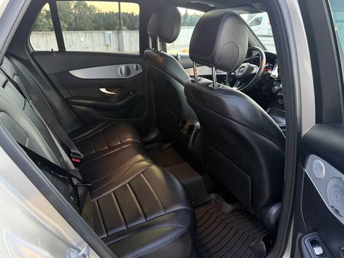 Used 2019 Mercedes-Benz GLC 300 4MATIC image 29