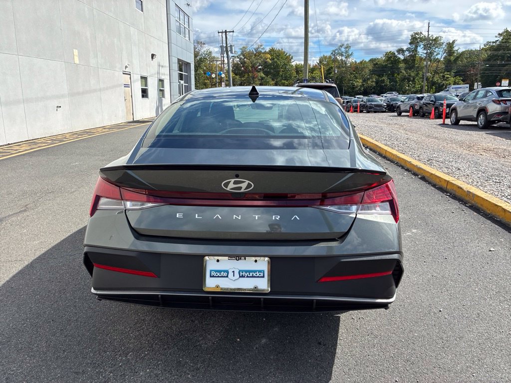 New 2026 Hyundai Elantra SEL Sport FWD image 6