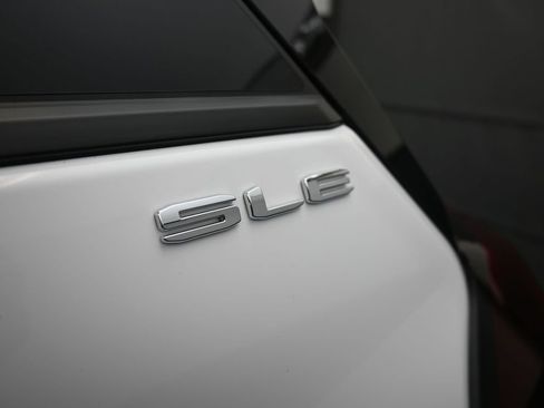 Used 2023 GMC Terrain SLE w/ Driver Convenience Package image 29