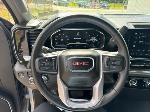 Used 2024 GMC Sierra 1500 Elevation AWD/4WD image 16