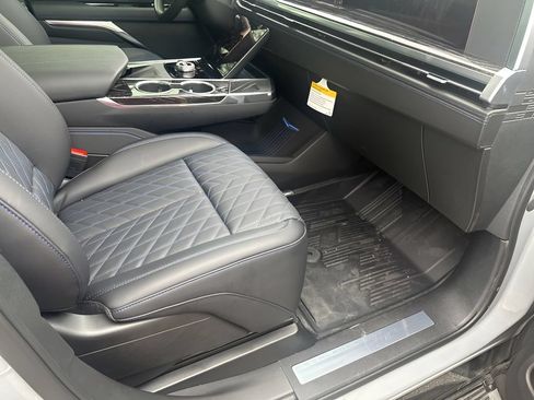 New 2026 Cadillac Escalade IQ Luxury 1 w/ LPO, Floor Liner Package AWD/4WD image 17