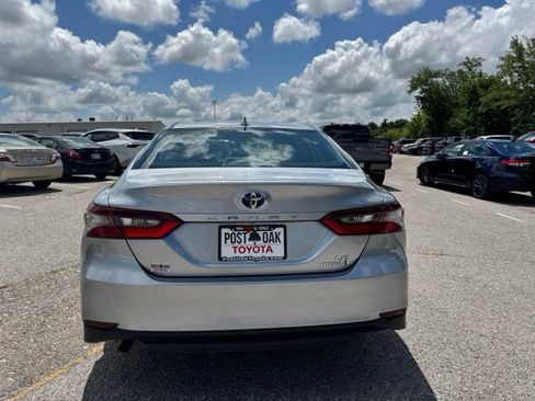 Used 2024 Toyota Camry LE FWD image 5