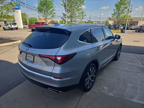 Used 2023 Acura MDX SH-AWD w/ Technology Package image 3