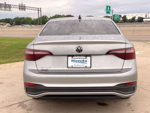 Used 2024 Volkswagen Jetta Sport FWD image 6