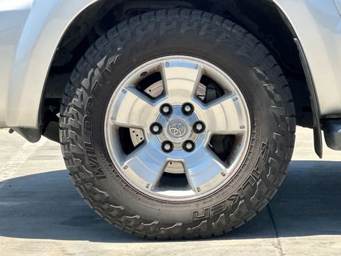 Used 2006 Toyota 4Runner SR5 RWD image 12