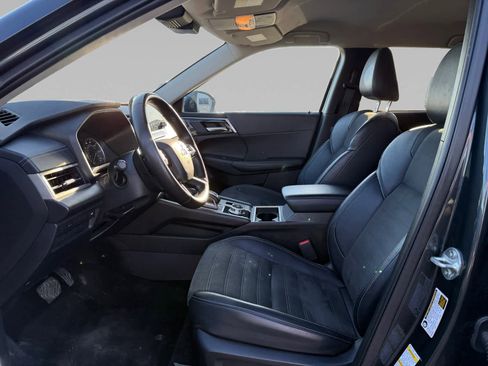 Used 2024 Mitsubishi Outlander SE image 9