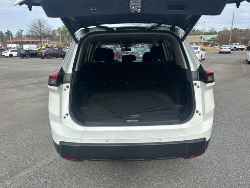 Used 2024 Nissan Rogue SV image 18