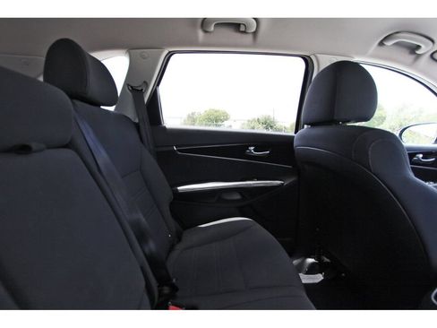 Used 2020 Kia Sorento L FWD image 13