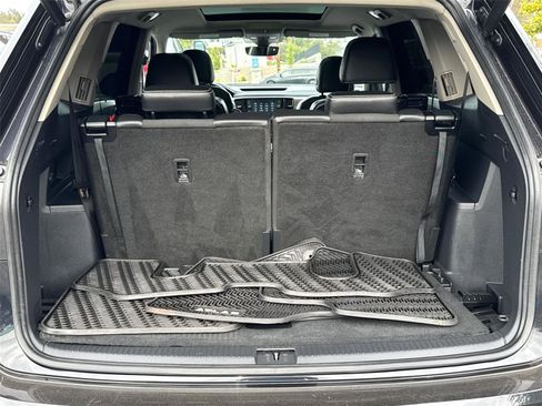 Used 2021 Volkswagen Atlas SEL Premium image 9