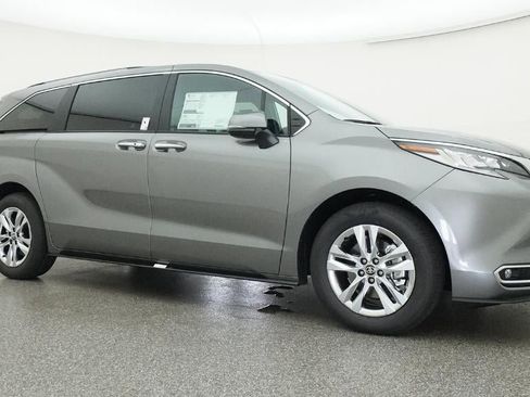 New 2026 Toyota Sienna Limited FWD image 28