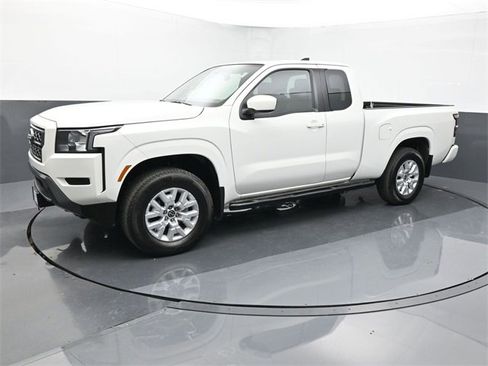 Used 2023 Nissan Frontier SV w/ Technology Package image 1