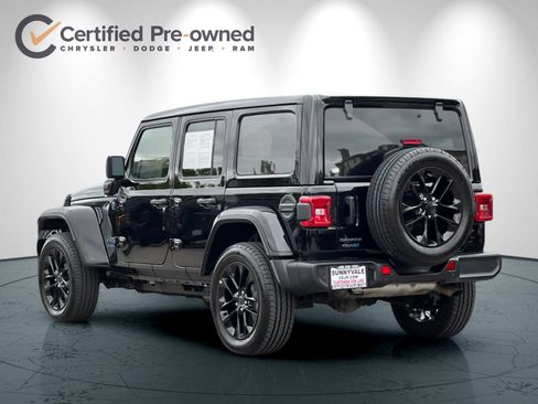 Certified 2025 Jeep Wrangler Unlimited Sahara w/ Safety Group AWD/4WD image 6