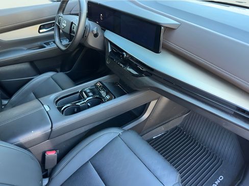 Used 2025 Nissan Murano Platinum AWD/4WD image 33