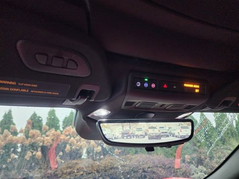 Used 2024 Chevrolet Corvette Stingray Preferred Cpe w/ 2LT image 34