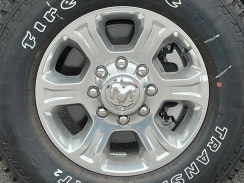 Used 2025 RAM 3500 Big Horn AWD/4WD image 12