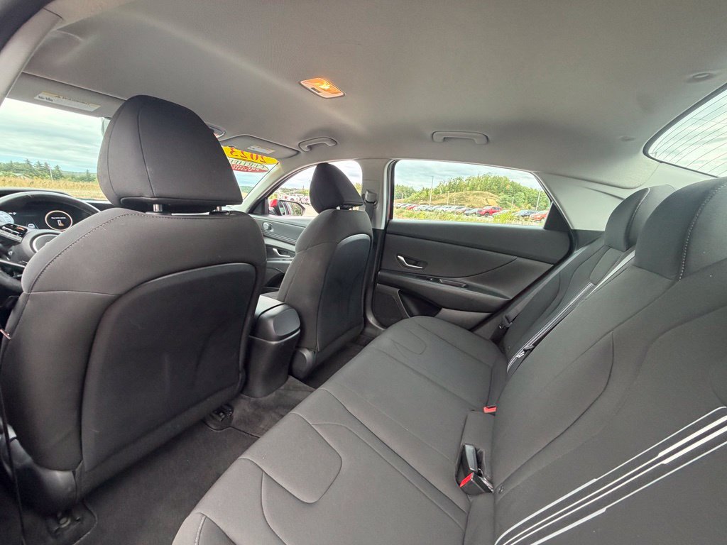 Used 2023 Hyundai Elantra SEL w/ Convenience Package FWD image 12