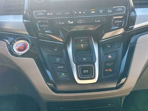 Used 2023 Honda Odyssey Touring image 17