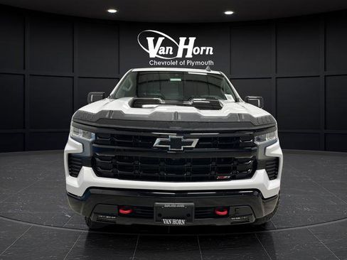 Used 2022 Chevrolet Silverado 1500 LT Trail Boss w/ LT Trail Boss Premium Package AWD/4WD image 2