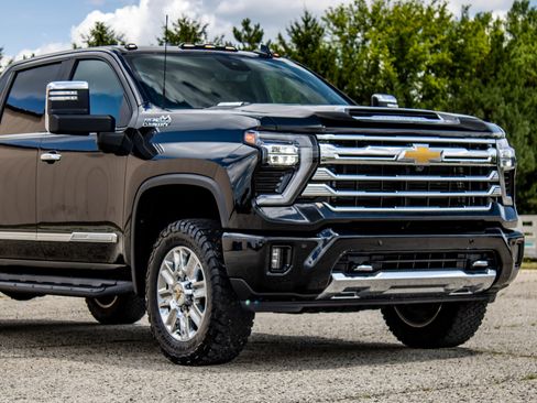 Used 2024 Chevrolet Silverado 2500 High Country w/ High Country Premium Package AWD/4WD image 47