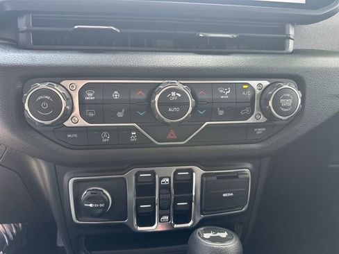 New 2025 Jeep Wrangler Sport S image 30