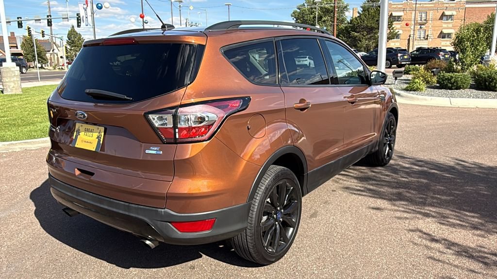 Used 2017 Ford Escape SE w/ SE Sport Appearance Package AWD/4WD image 5
