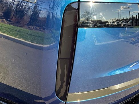 New 2025 Land Rover Range Rover SE image 14