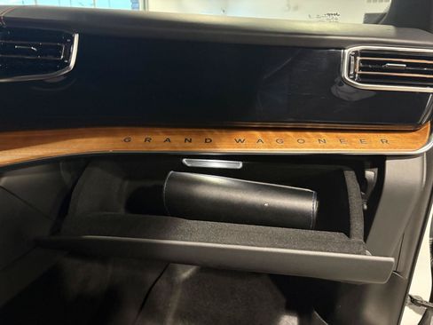 Used 2023 Jeep Grand Wagoneer Series III AWD/4WD image 56