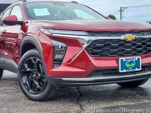 Certified 2024 Chevrolet Trax LT w/ Driver Confidence Package FWD image 2