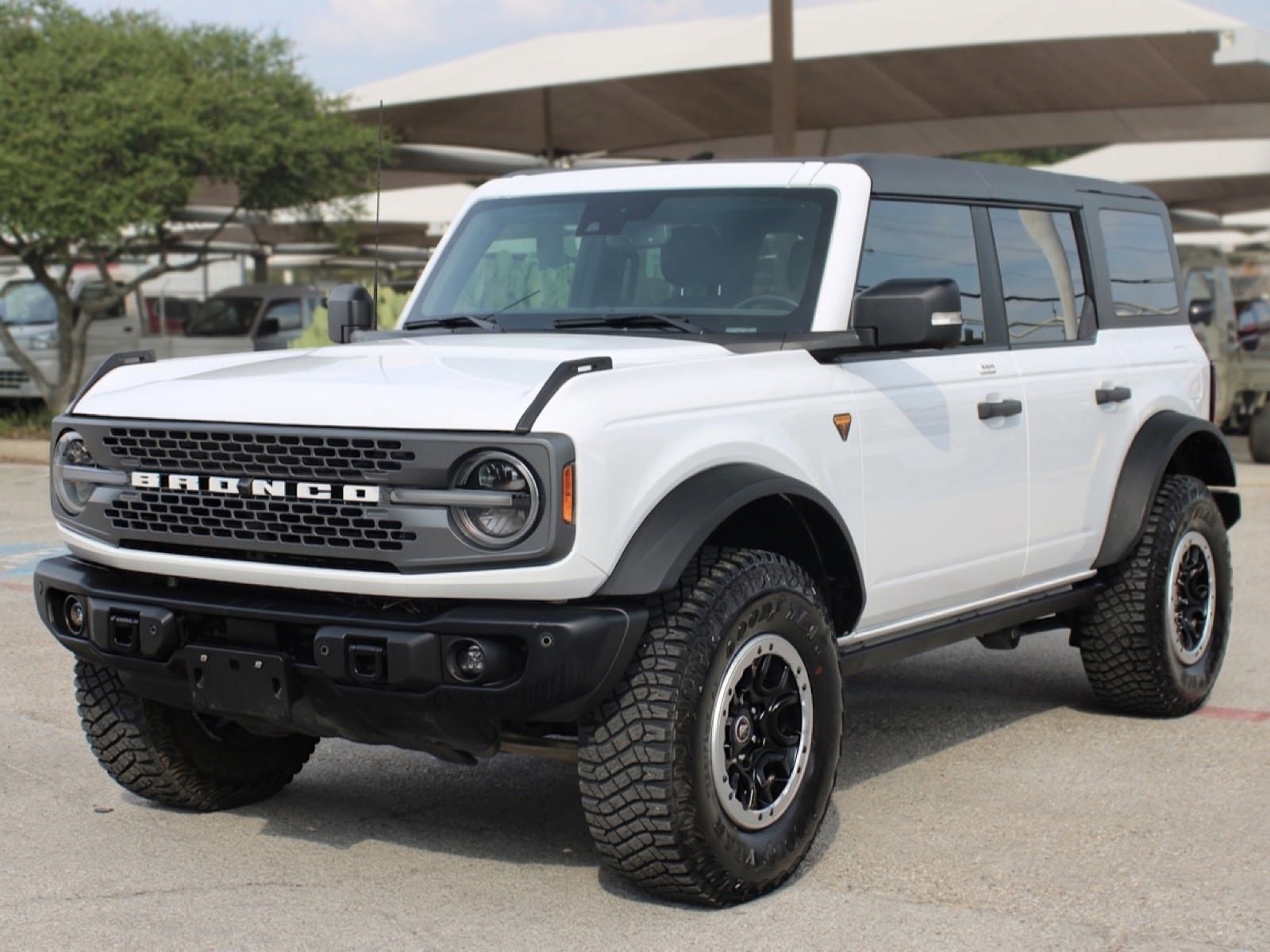 Used 2023 Ford Bronco Badlands AWD/4WD image 1